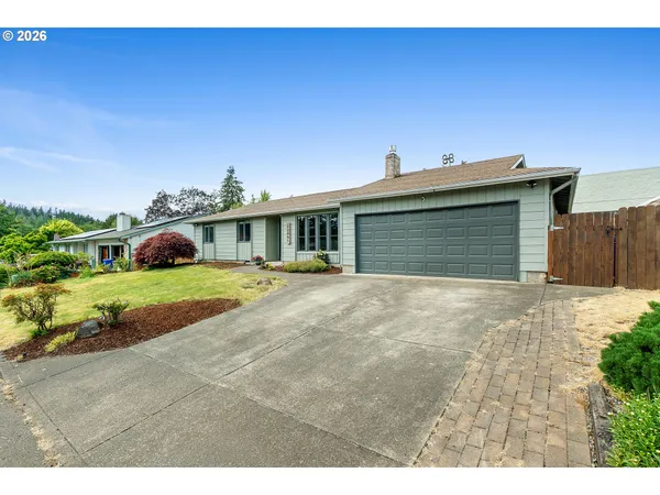 $588,000 | 12061 Southeast Sunnycreek Lane, Clackamas, OR 97015