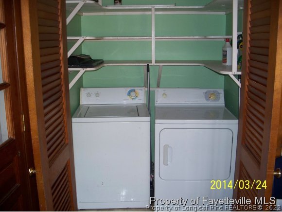 3636 Drayton Road Fayetteville, NC 28303 - Photo 6 of 25 a utility room with dryer and washer