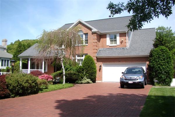 52 Andrews Road Wakefield, MA 01880 - Photo 1 of 30 Gallery Image 1