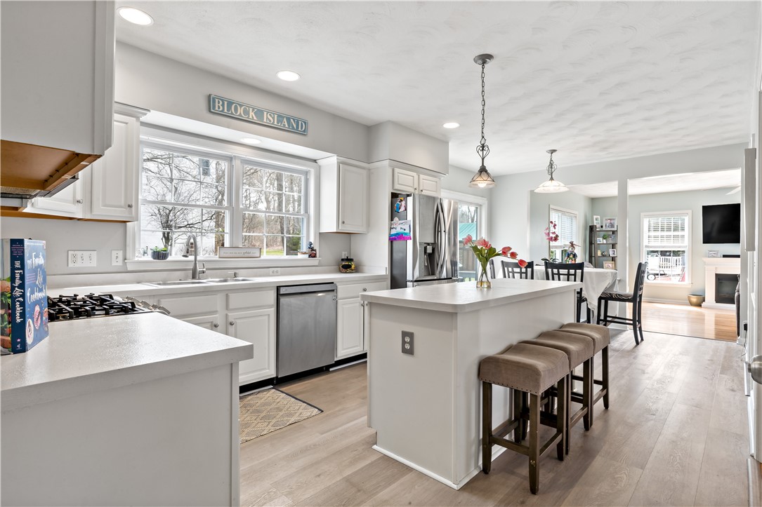 21 River View Road Narragansett, RI 02882 - Photo 6 of 38