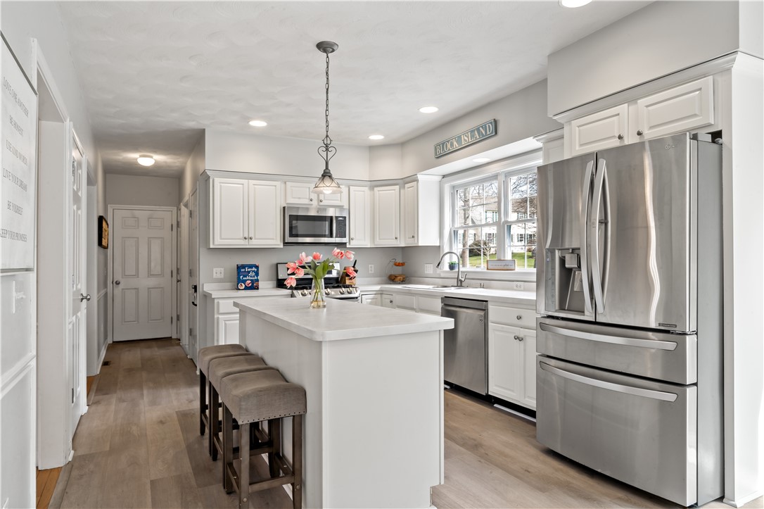 21 River View Road Narragansett, RI 02882 - Photo 7 of 38