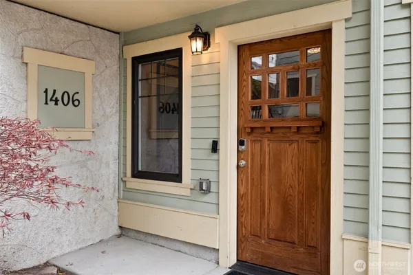 $988,880 | 1406 North 38th Street, Seattle, WA 98103