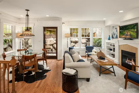 $988,880 | 1406 North 38th Street, Seattle, WA 98103