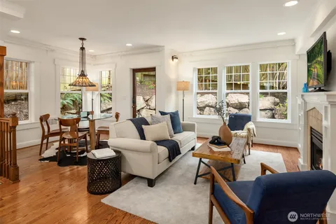 $988,880 | 1406 North 38th Street, Seattle, WA 98103