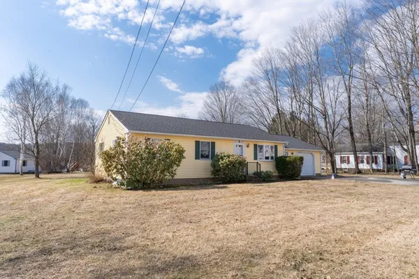 $379,900 | 12 West Street, West Brookfield, MA 01585