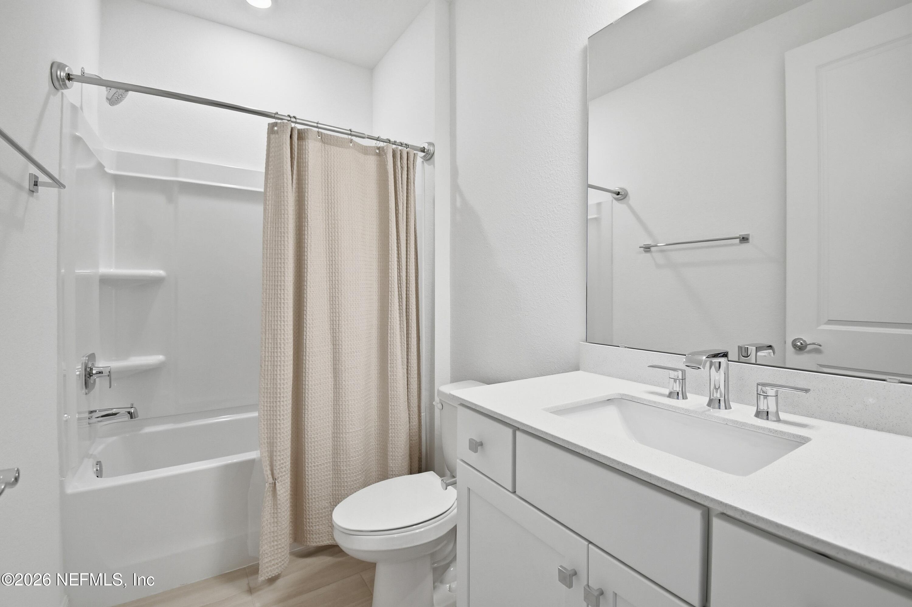 86 Shell Crk Court St. Augustine, FL 32086 - Photo 26 of 39 Guest Bathroom