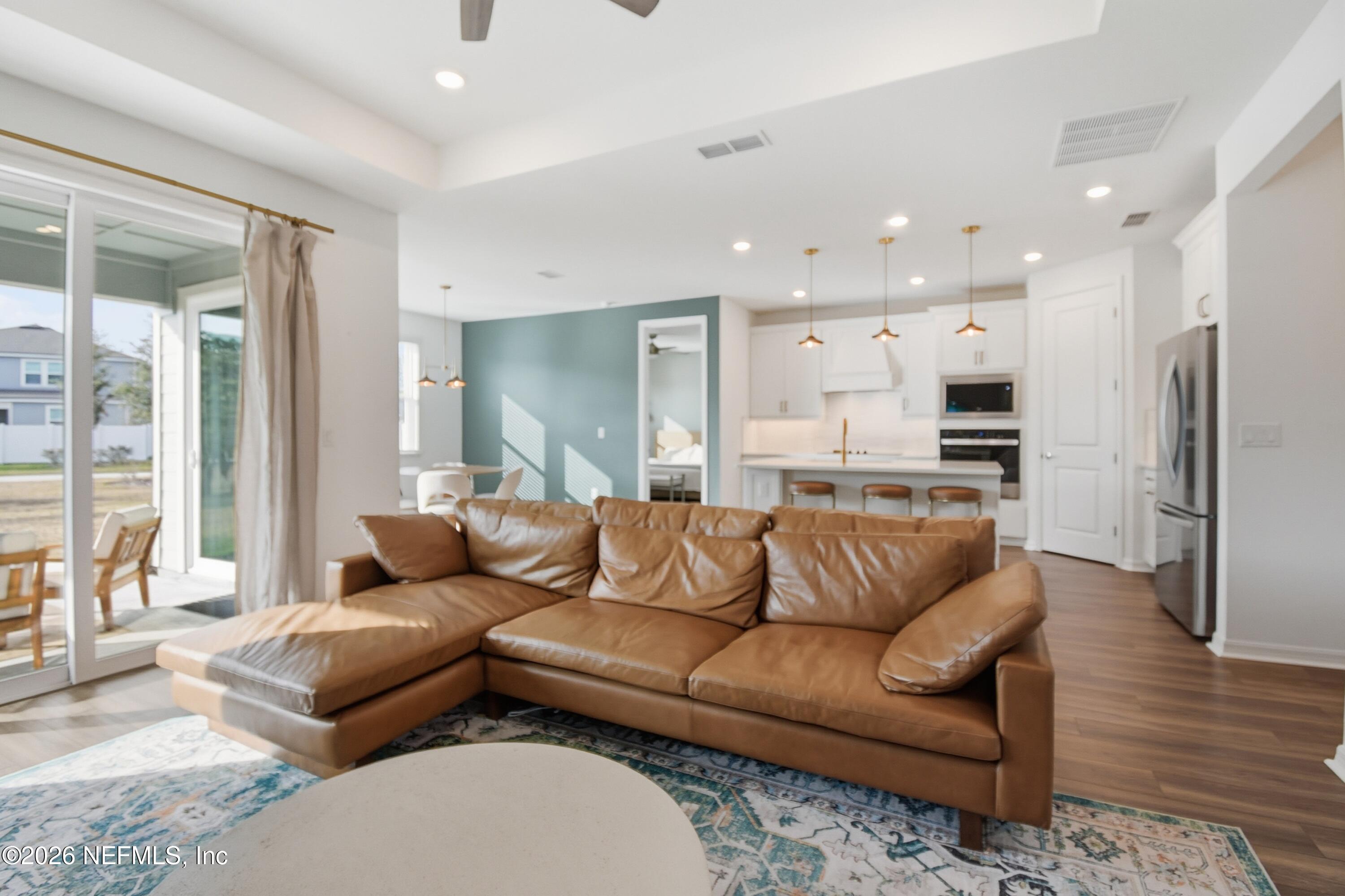 86 Shell Crk Court St. Augustine, FL 32086 - Photo 6 of 39 Living Room