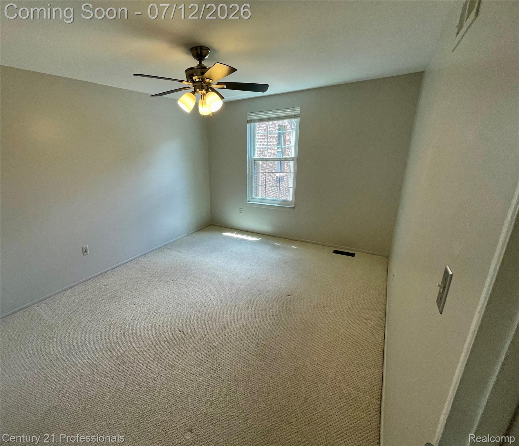 1816 Burning Bush Court Rochester, MI 48309 - Photo 24 of 38 38.jpg
