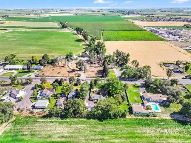 $410,000 | 20276 Highway 30, Buhl, ID 83316