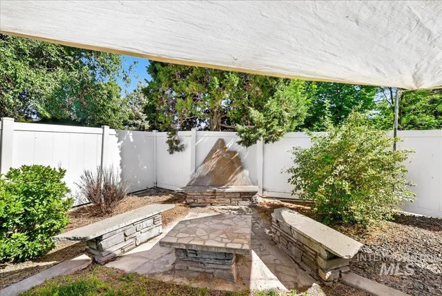 $410,000 | 20276 Highway 30, Buhl, ID 83316