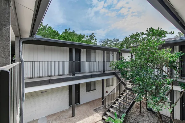$799 | 4200 Avenue A, Unit 208, Austin, TX 78751