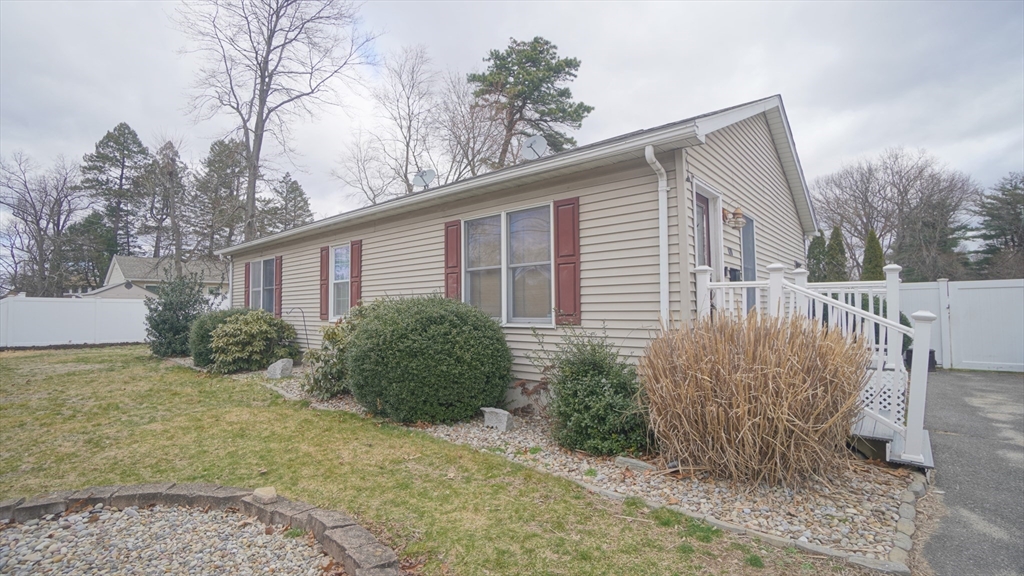 120 Paramount Street Springfield, MA 01104 - Photo 1 of 41 Gallery Image 1