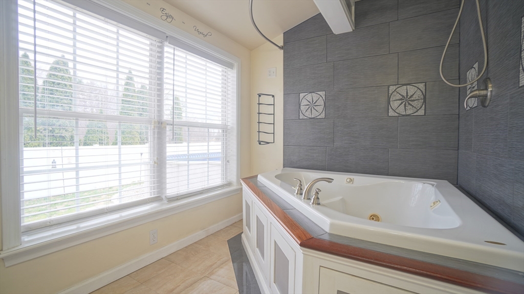 120 Paramount Street Springfield, MA 01104 - Photo 17 of 41 Gallery Image 17