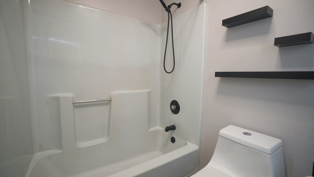 120 Paramount Street Springfield, MA 01104 - Photo 27 of 41 Gallery Image 27