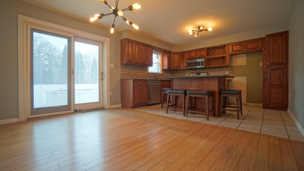 120 Paramount Street Springfield, MA 01104 - Photo 4 of 41 Gallery Image 4