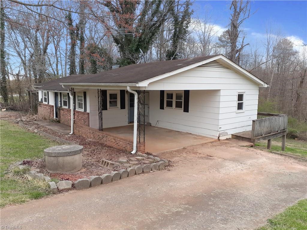 1601 Macedonia Church Road Ronda, NC 28670 - Photo 3 of 20 Gallery Image 3
