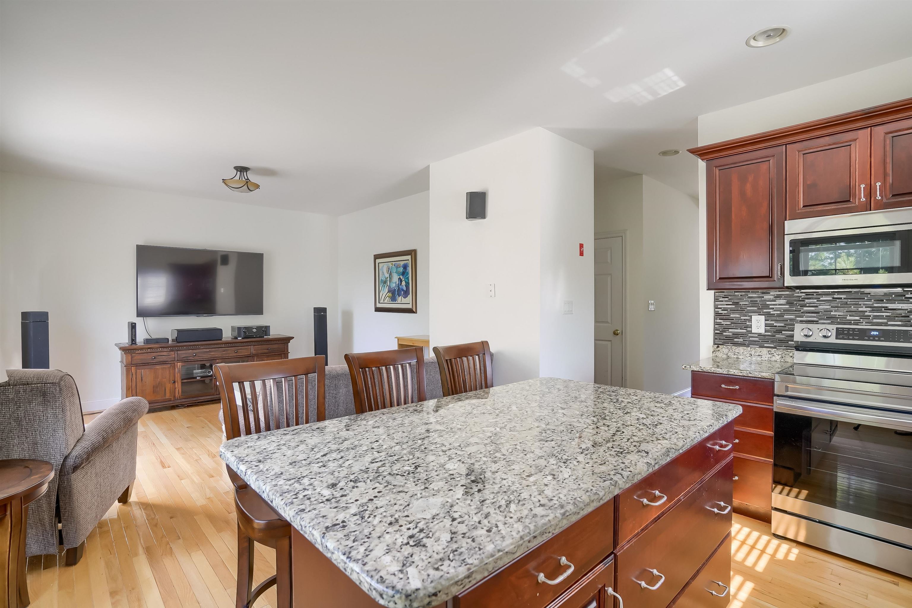 106 Mountain Village Road Windham, NH 03087 - Photo 5 of 26 Gallery Image 5