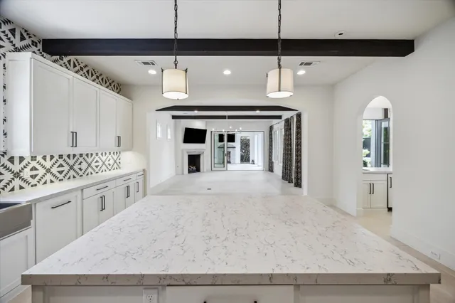 $20,000 | 3214 Westheimer Road, Houston, TX 77098