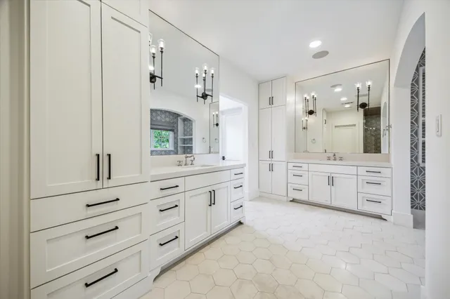 $20,000 | 3214 Westheimer Road, Houston, TX 77098