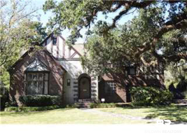 211 Woodlands Avenue Mobile, AL 36607 - Photo 1 of 25