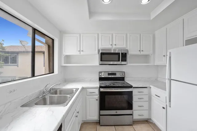 $465,000 | 3458 Los Mochis Way, Oceanside, CA 92056