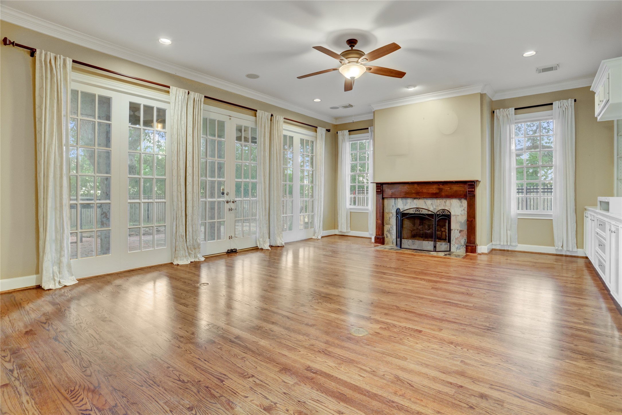 3502 Gramercy Street Houston, TX 77025 - Photo 14 of 41