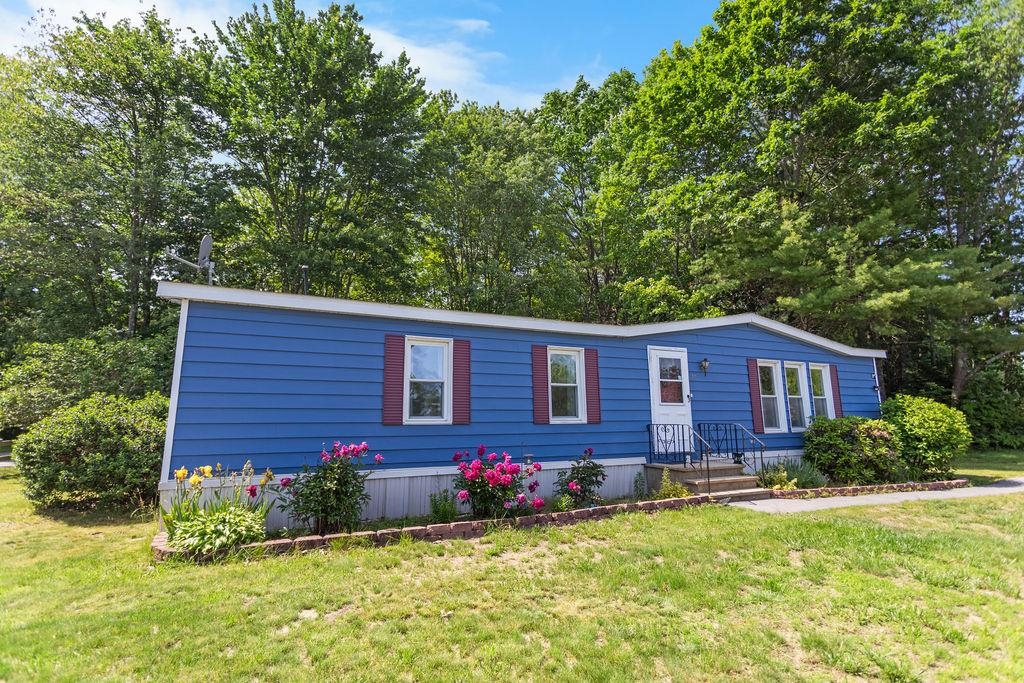 32 Monadnock Drive Rochester, NH 03867 - Photo 2 of 21