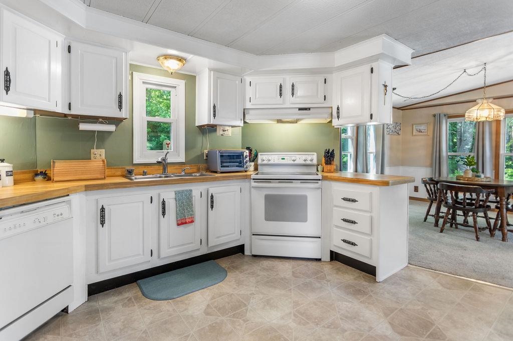 32 Monadnock Drive Rochester, NH 03867 - Photo 7 of 21
