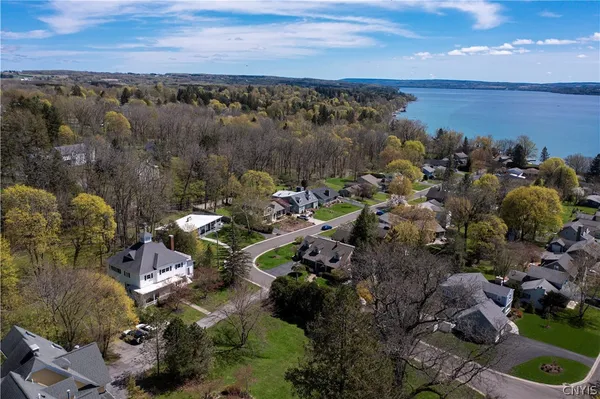 $2,700 | 40 Lakeview Circle, Unit 1, Skaneateles, NY 13152