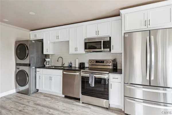 $2,700 | 40 Lakeview Circle, Unit 1, Skaneateles, NY 13152