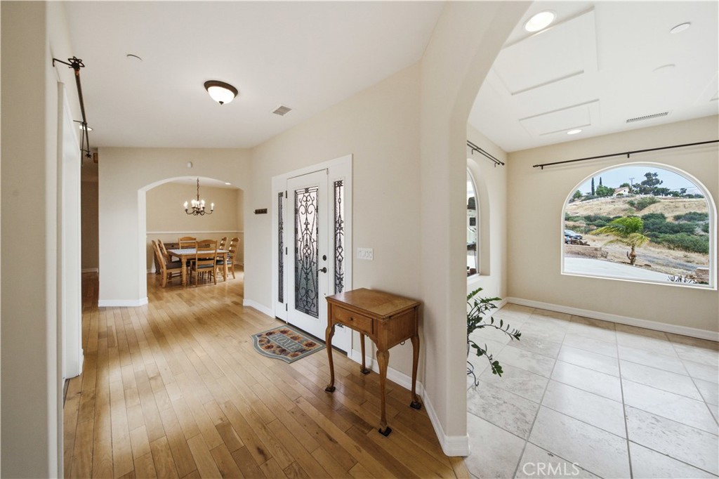 13675 Davenport Road Agua Dulce, CA 91390 - Photo 44 of 51 Foyer/ office/flex room