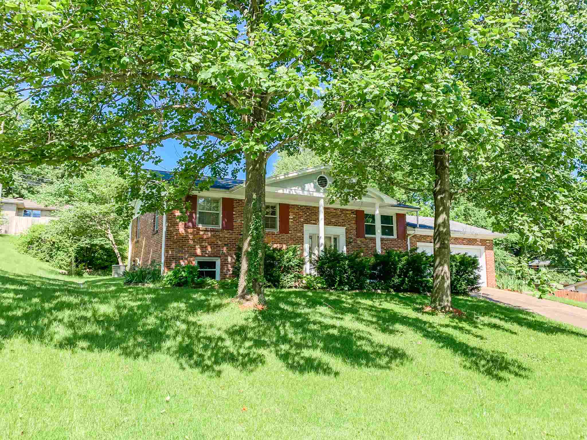 5700 Winston Road Evansville, IN 47710 - Photo 1 of 24 Gallery Image 1