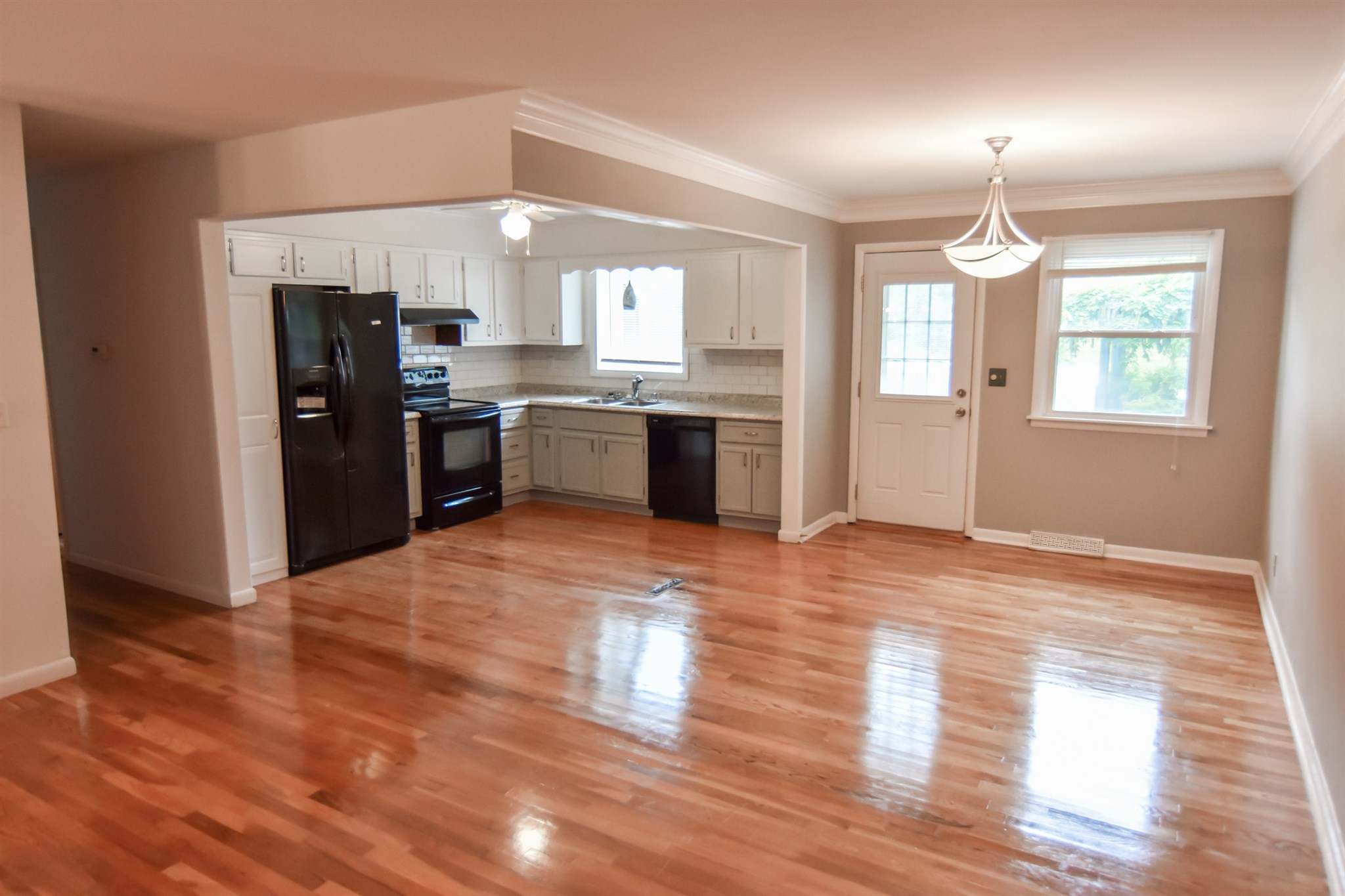 5700 Winston Road Evansville, IN 47710 - Photo 6 of 24 Gallery Image 6