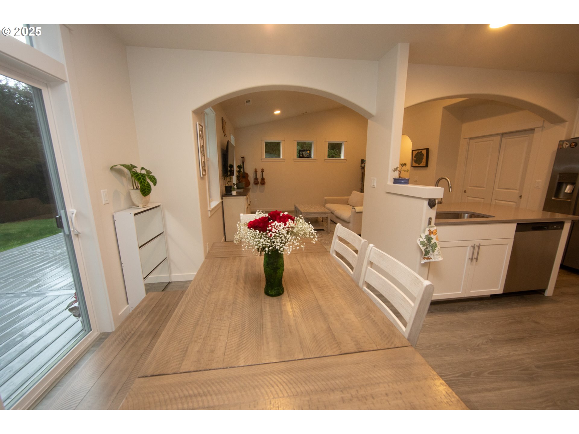 83606 Clear Lake Road Florence, OR 97439 - Photo 12 of 48 Dining Area