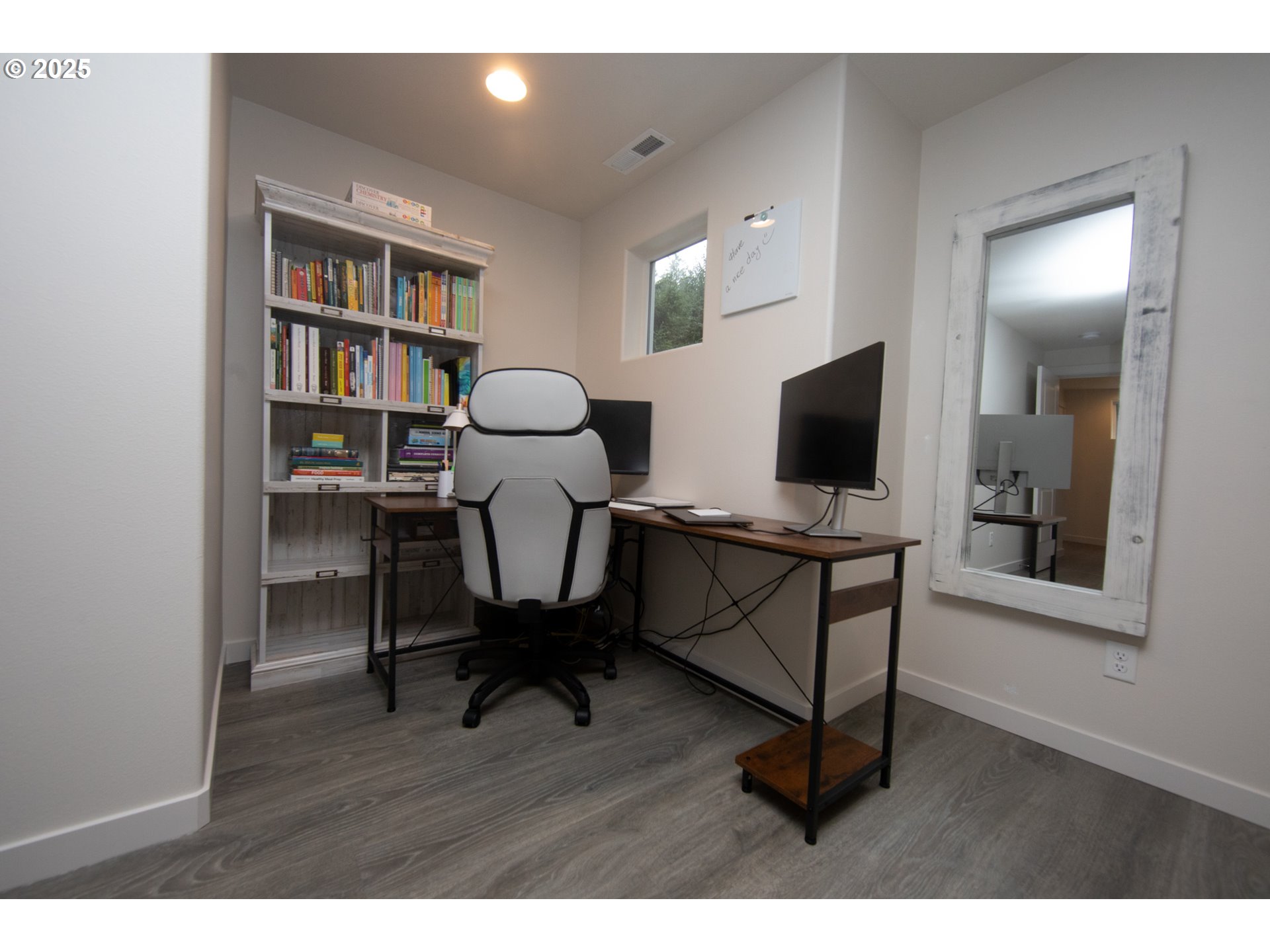 83606 Clear Lake Road Florence, OR 97439 - Photo 23 of 48 Bedroom, Primary