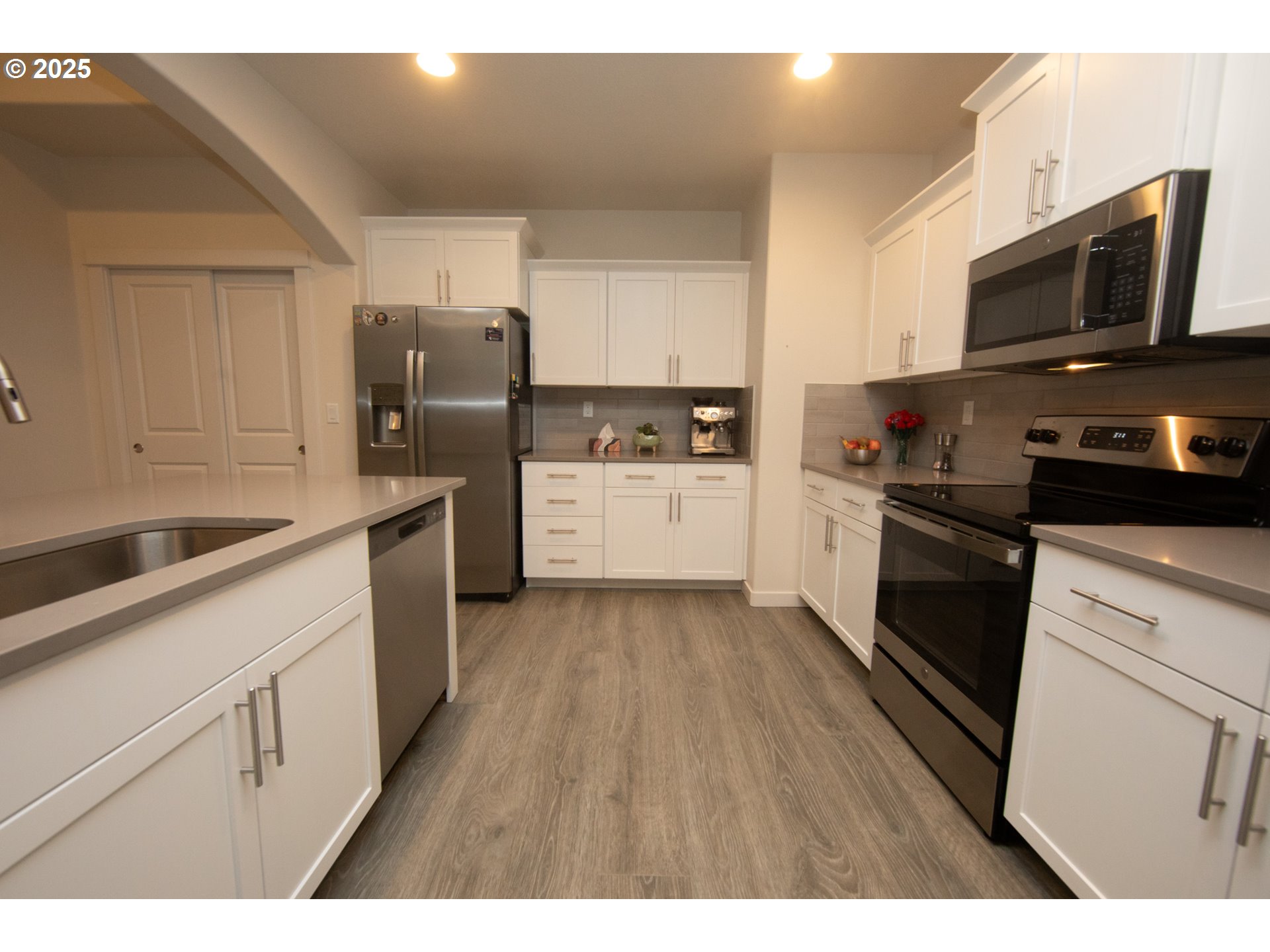 83606 Clear Lake Road Florence, OR 97439 - Photo 7 of 48 Kitchen