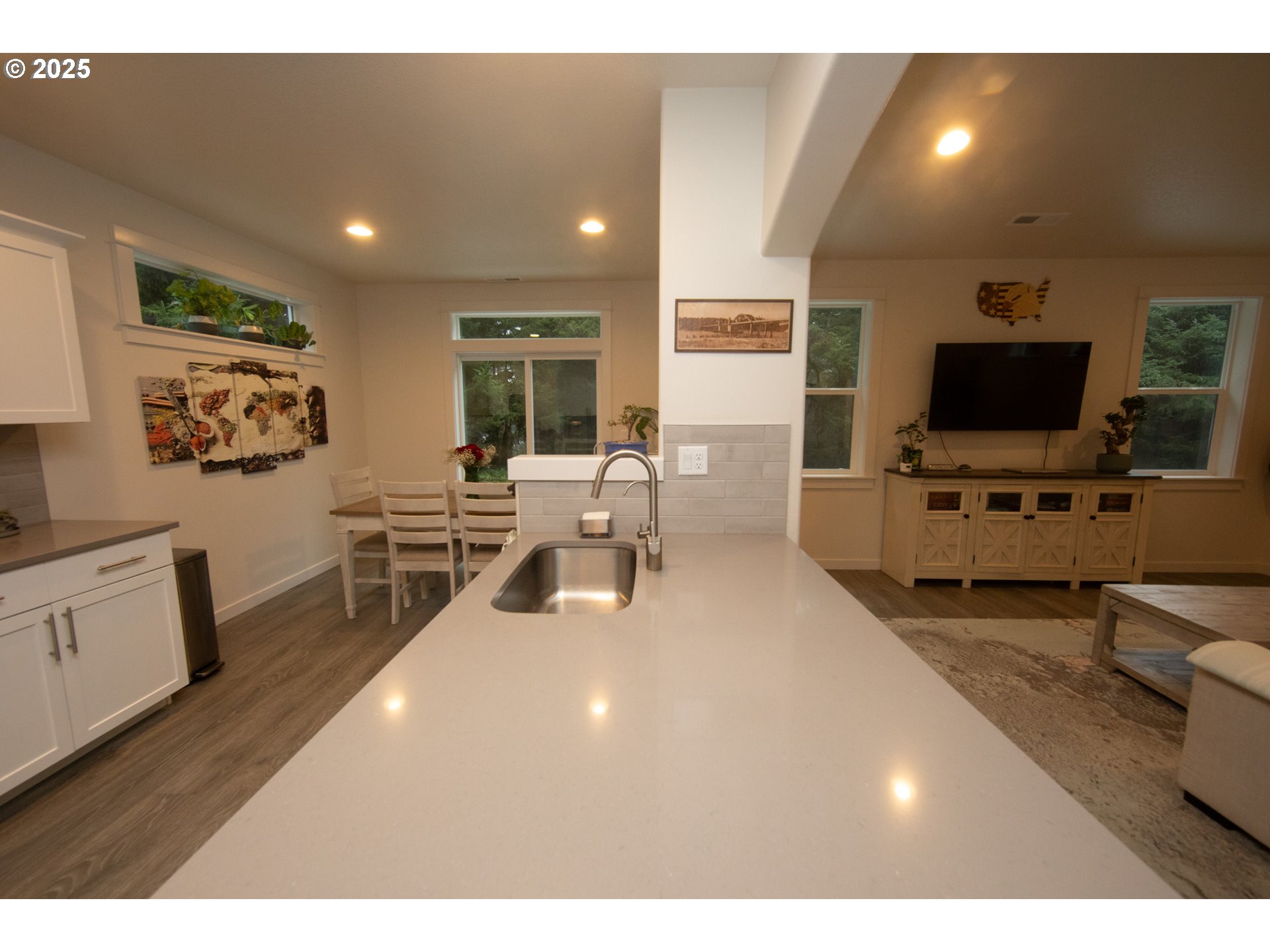 83606 Clear Lake Road Florence, OR 97439 - Photo 8 of 48 Kitchen