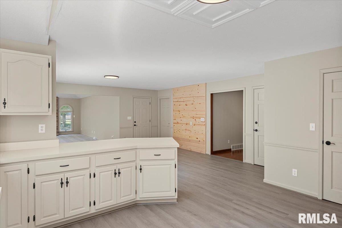 700 Country Meadows Drive Springfield, IL 62702 - Photo 19 of 53