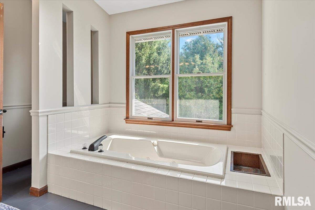 700 Country Meadows Drive Springfield, IL 62702 - Photo 39 of 53
