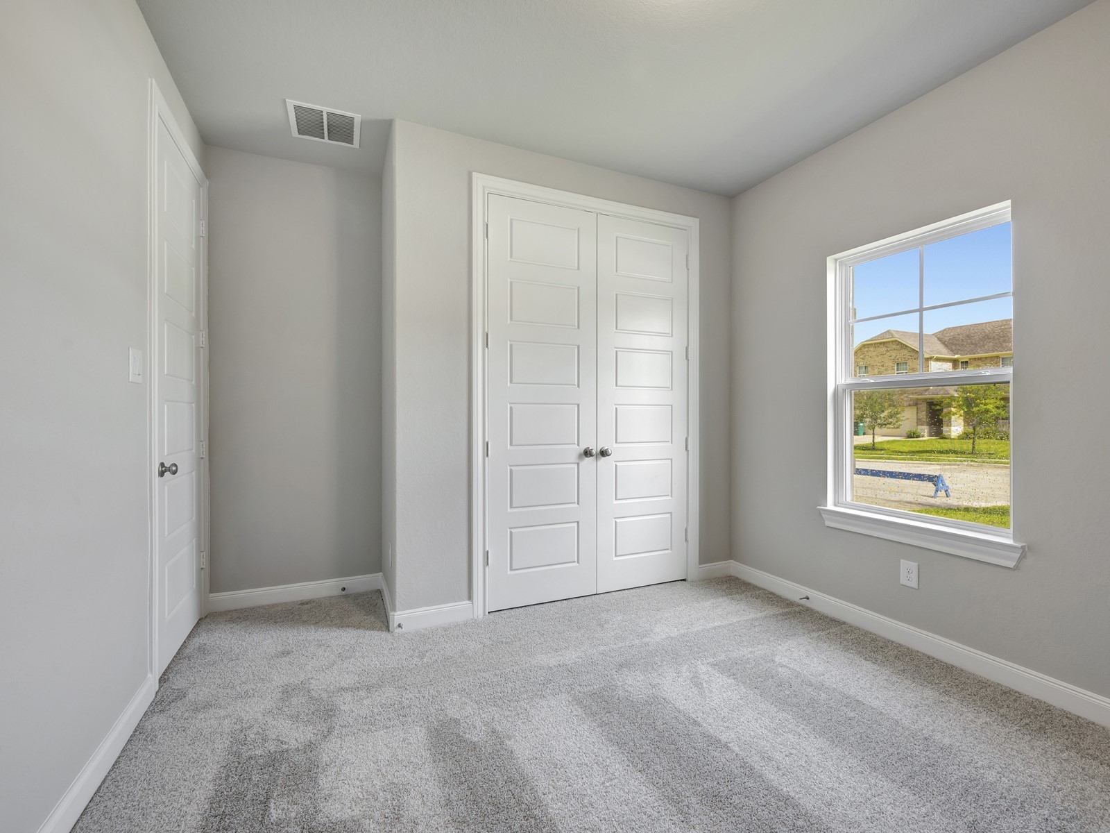 2127 Rawls Ranch Conroe, TX 77301 - Photo 4 of 32 Photo is not of the actual home, but is an inspirational photo of builder’s model home and may depict options, furnishings, and/or decorator features that are not included