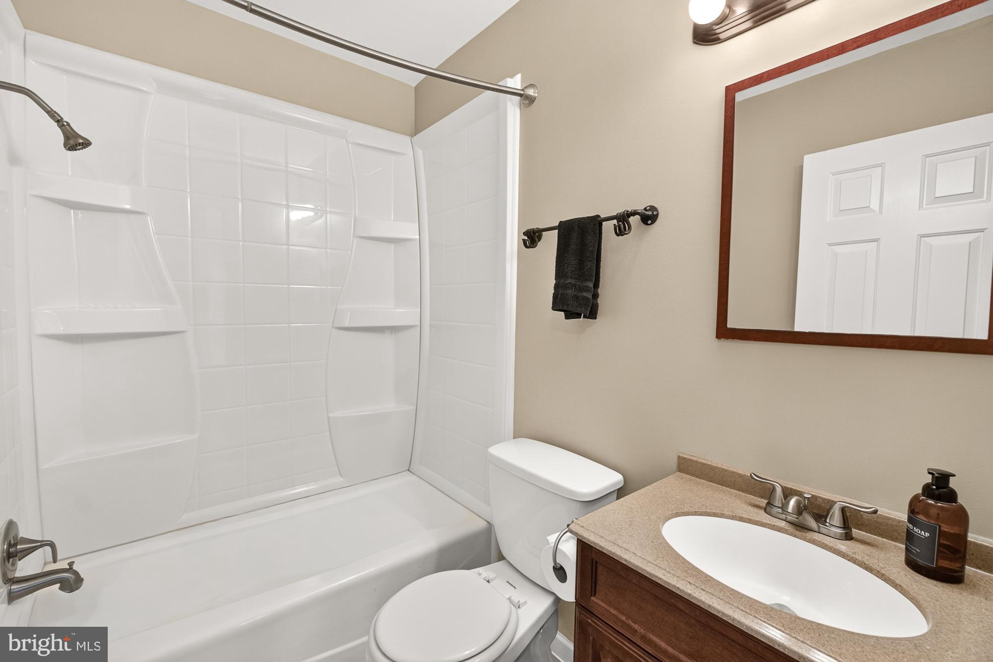 18854 Sandy Hook Road Knoxville, MD 21758 - Photo 20 of 59 Full bathroom