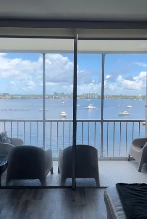 $1,950 | 2910 Point E Drive, Unit M609, Aventura, FL 33160
