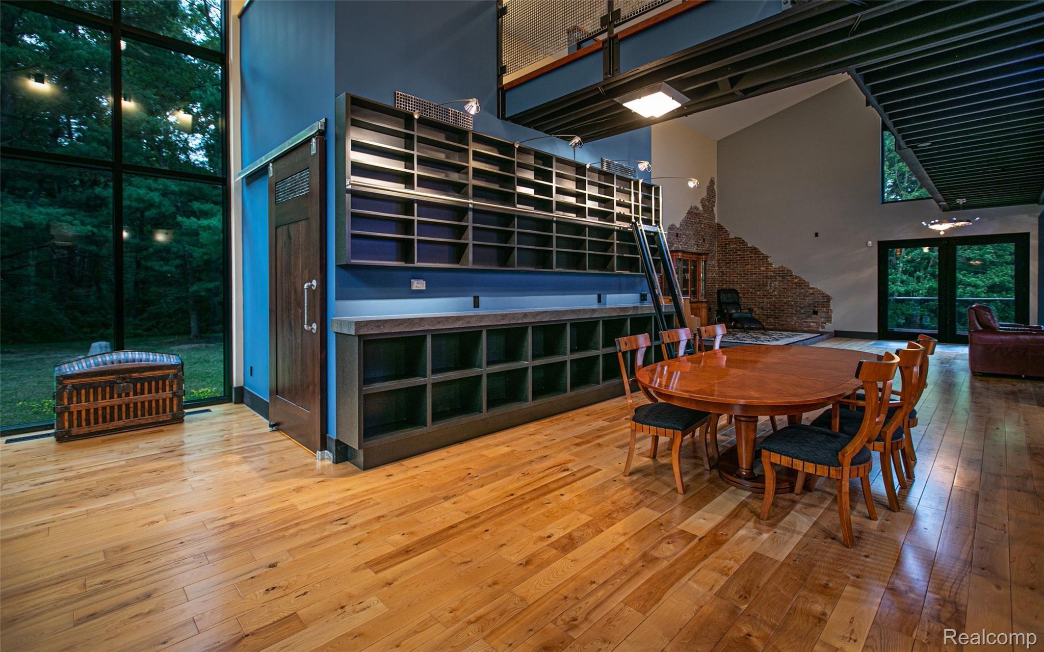 630 Walker Road Leonard, MI 48367 - Photo 16 of 40 16 - Dining Area.jpg