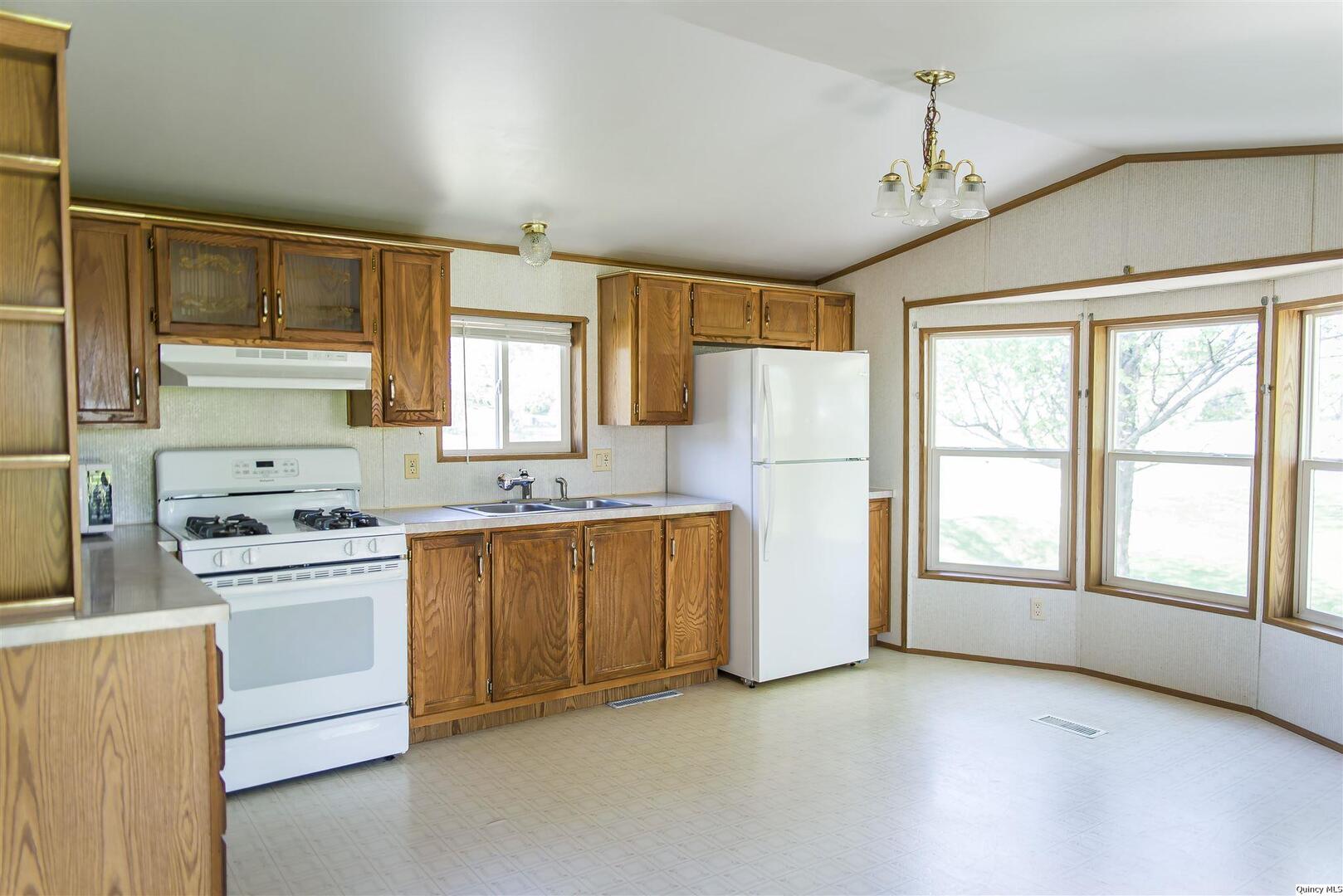 110 North 1st Street West Point, IL 62380 - Photo 3 of 9