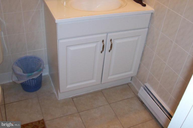114 Harmony Hall Road Gaithersburg, MD 20877 - Photo 6 of 11 Bath #1