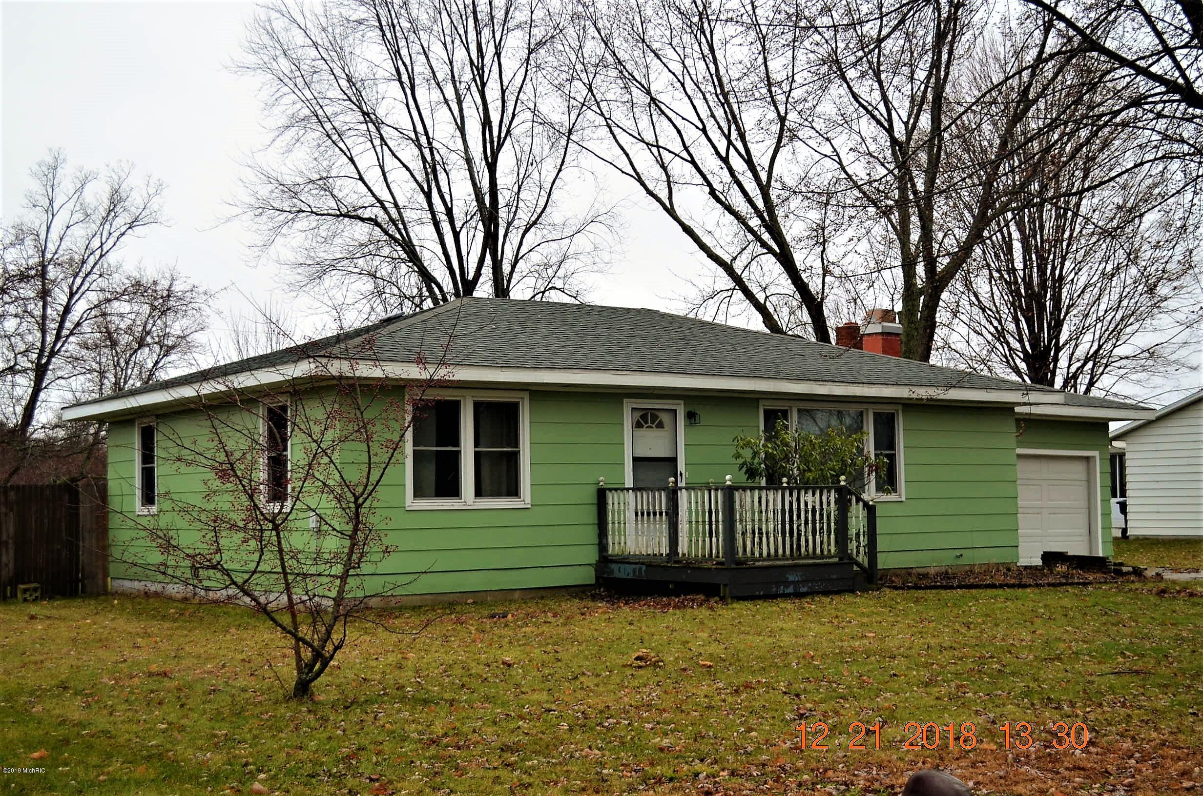 712 Manitou Road St. Joseph, MI 49085 - Photo 3 of 16 DSC_0023