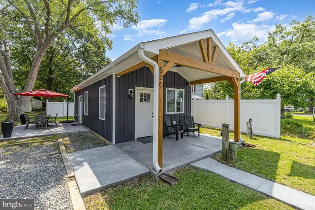 $2,000 | 530 Monroe Bay Avenue, Colonial Beach, VA 22443