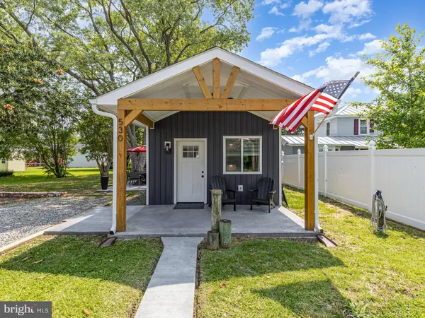 $2,000 | 530 Monroe Bay Avenue, Colonial Beach, VA 22443