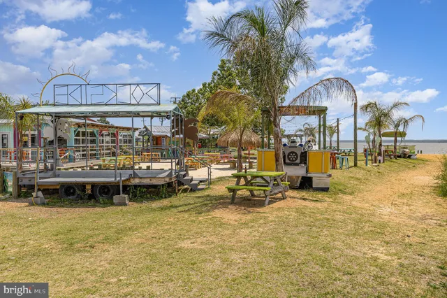 $2,000 | 530 Monroe Bay Avenue, Colonial Beach, VA 22443