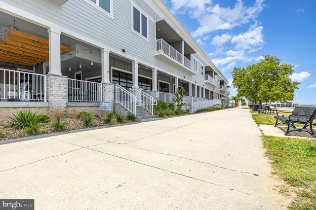 $2,000 | 530 Monroe Bay Avenue, Colonial Beach, VA 22443